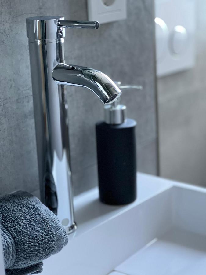 Modernes 2-zimmer-apartment, Nähe Der Neuen Leipziger Messe, Ideal Für Vier Personen Apartment *